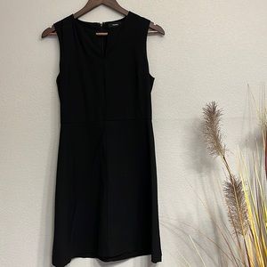 Theory Elegant 100% Virgin Wool Black Shift Midi Dress in Size 4
